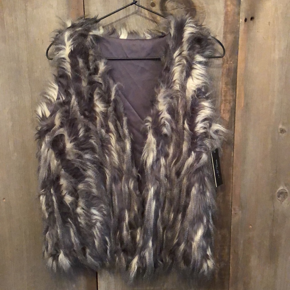 Romeo & Juliet Couture Faux Fur Vest in Black White Gray Size Small Women’s